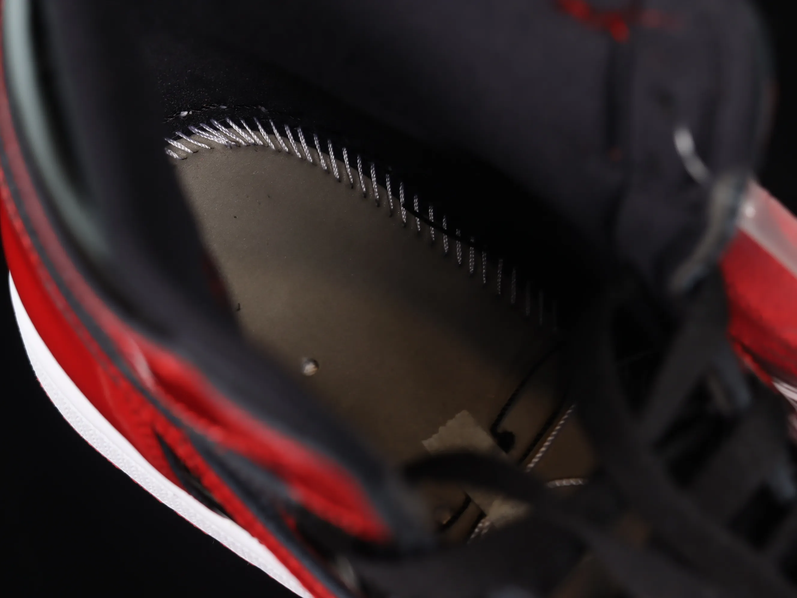 All categories Air Jordan Jordan series basketball shoes Air Jordan 1 High LJR version Air Jordan 1 High OG "Bred Patent" AJ1 Joe 1 patent leather black and red high-top basketball shoes 555088-063